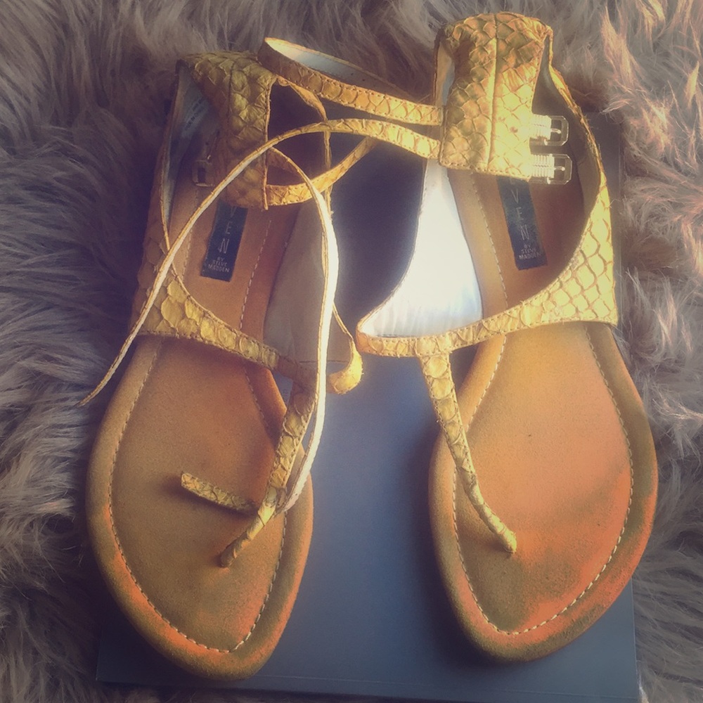 🌼🌼 USED STEVEN BY Steve Madden SANDALS 🌼🌼🌼